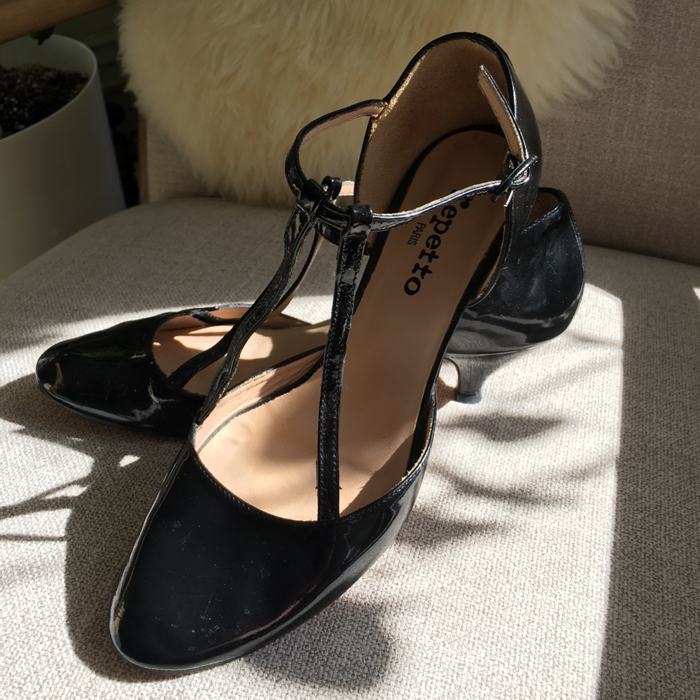 Repetto patent leather t-strap kitten heel